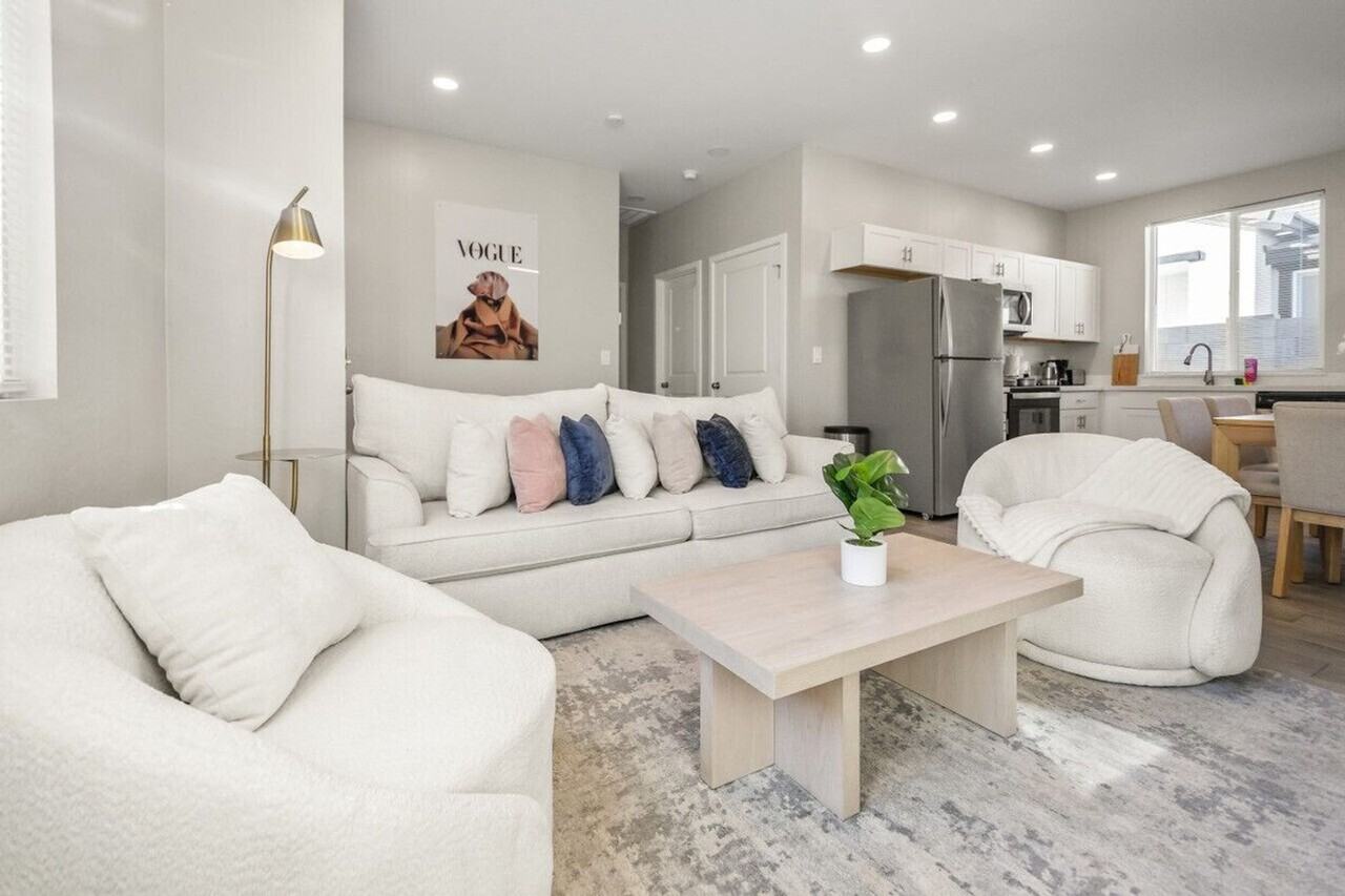 6606 West Paradise Lane - Photo 5 of 38