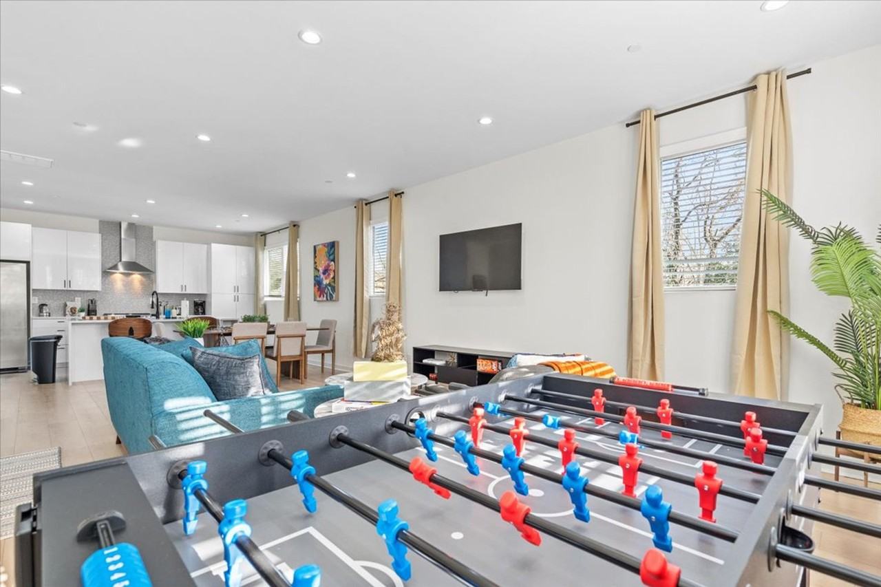 1319 Anderson St #1366784P - Photo 3 of 26