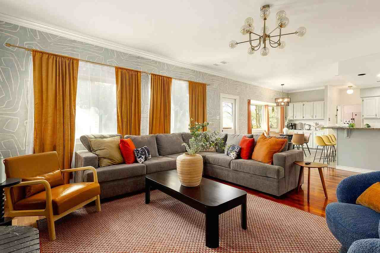 13702 Yellow Oak Cir #1369235P - Photo 5 of 50