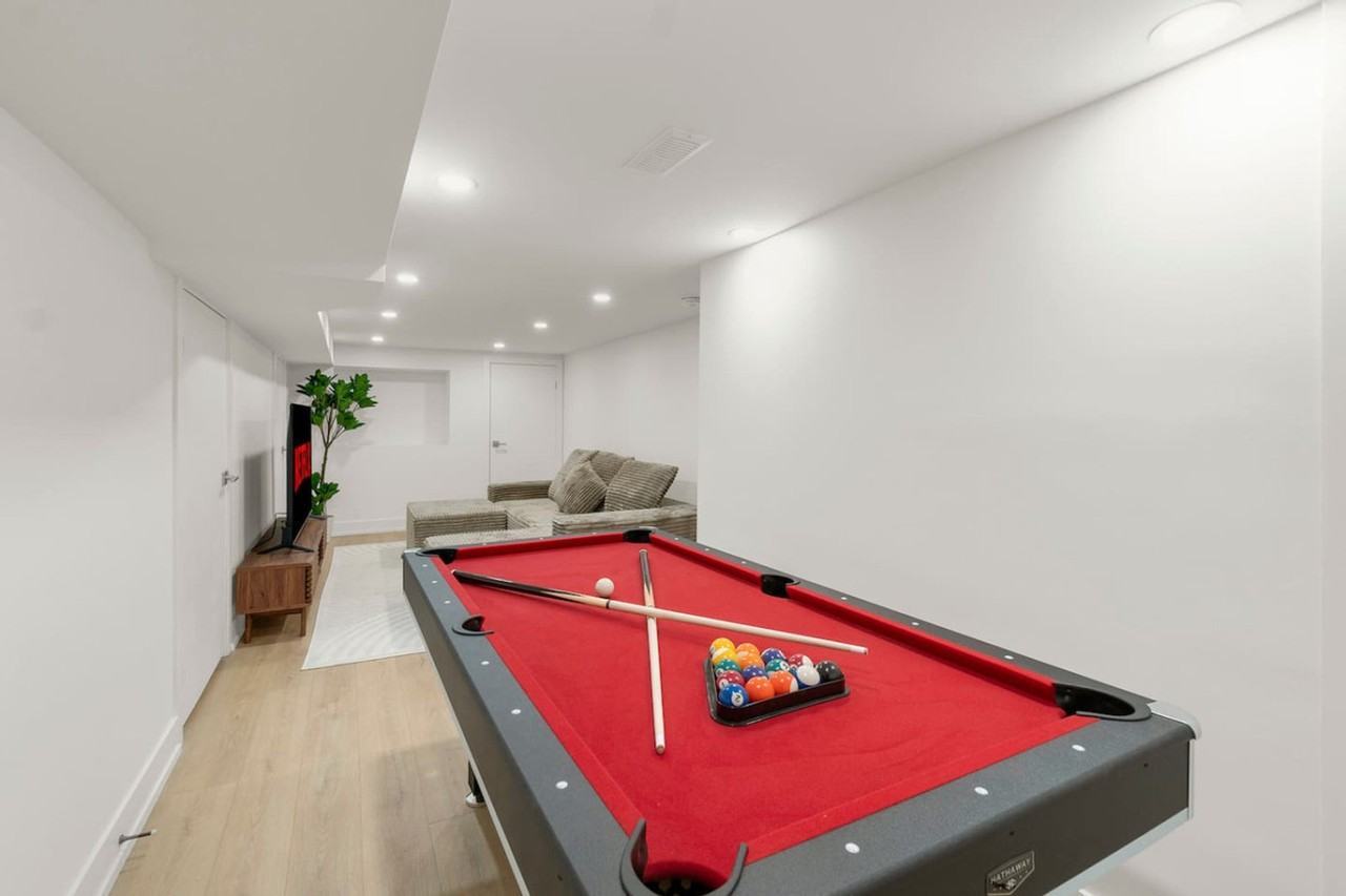 24 Denison Sq #1403813P - Photo 3 of 50