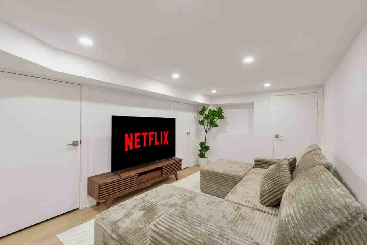 24 Denison Sq #1403813P - Photo 5 of 50