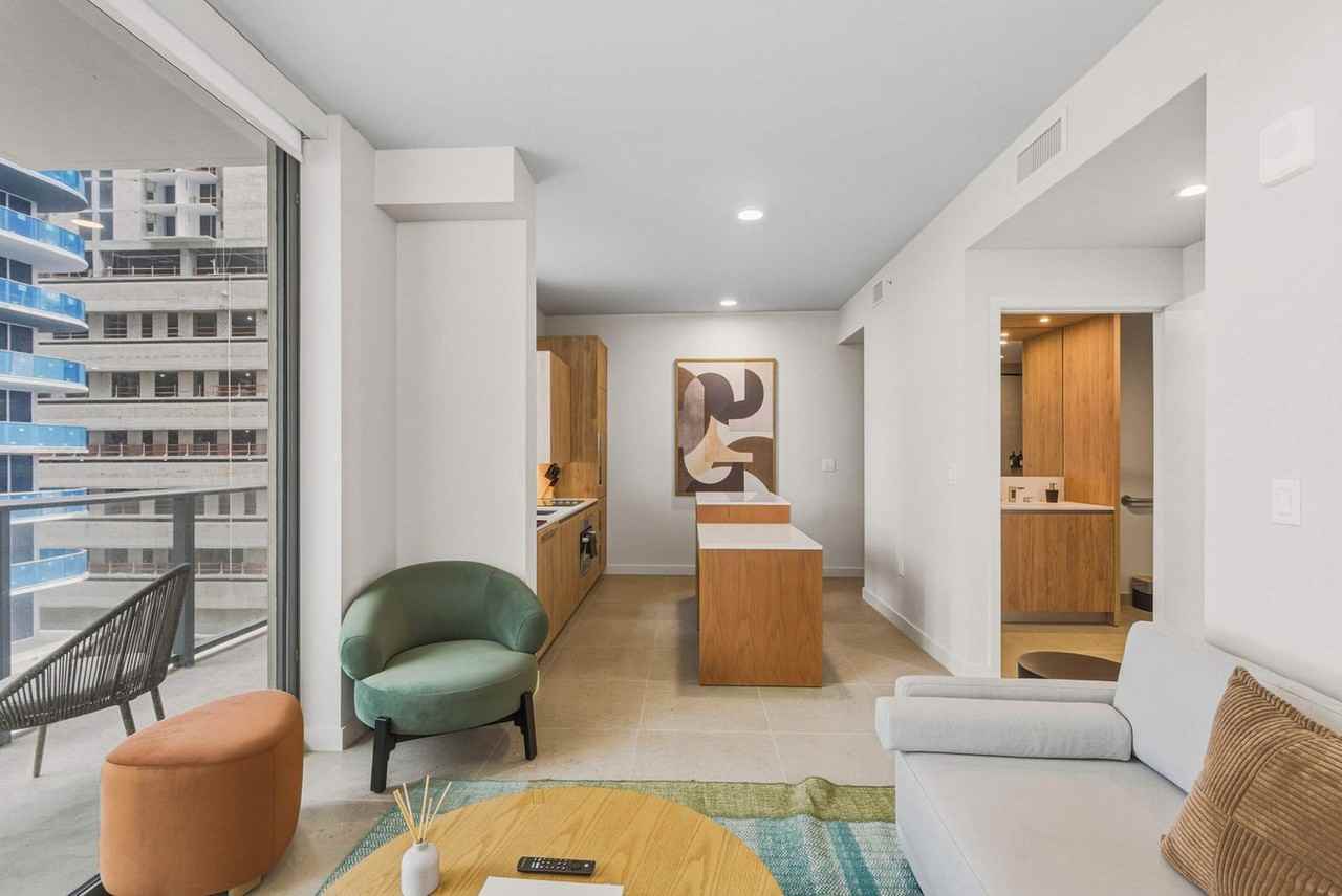 11 Ne 6th St #1471176P - Photo 2 of 39