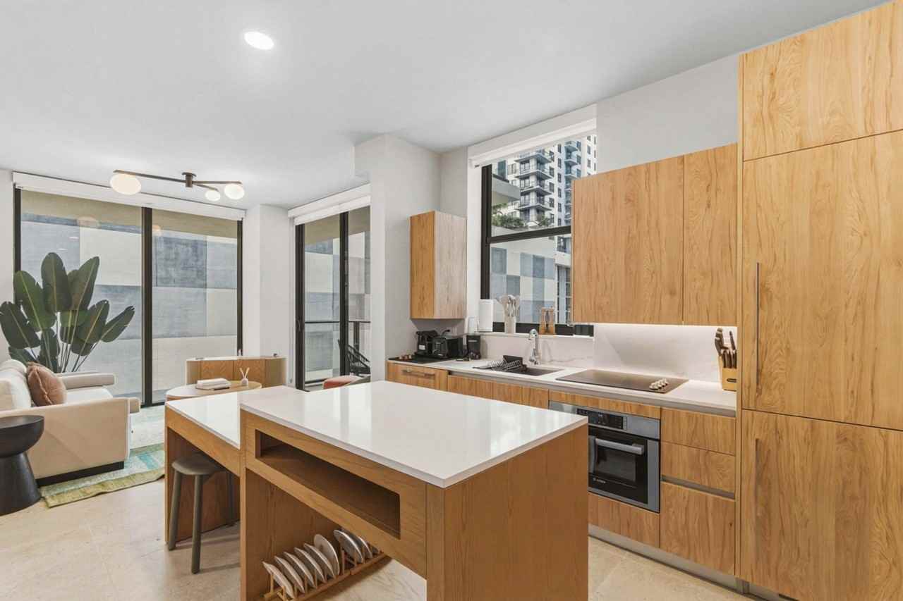 11 Ne 6th St #1471176P - Photo 3 of 39