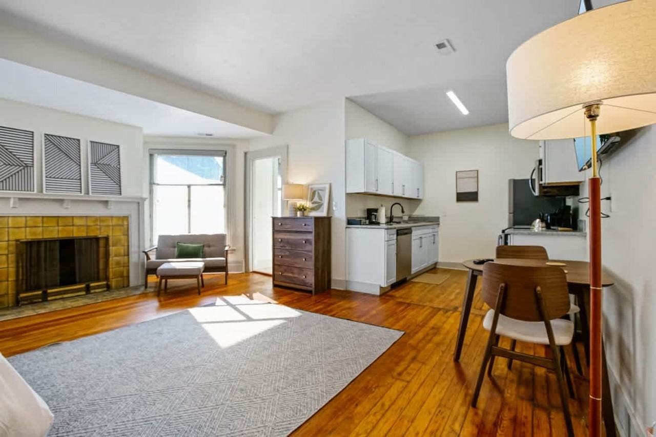 1848 E 89th St #1496043P - Photo 2 of 15