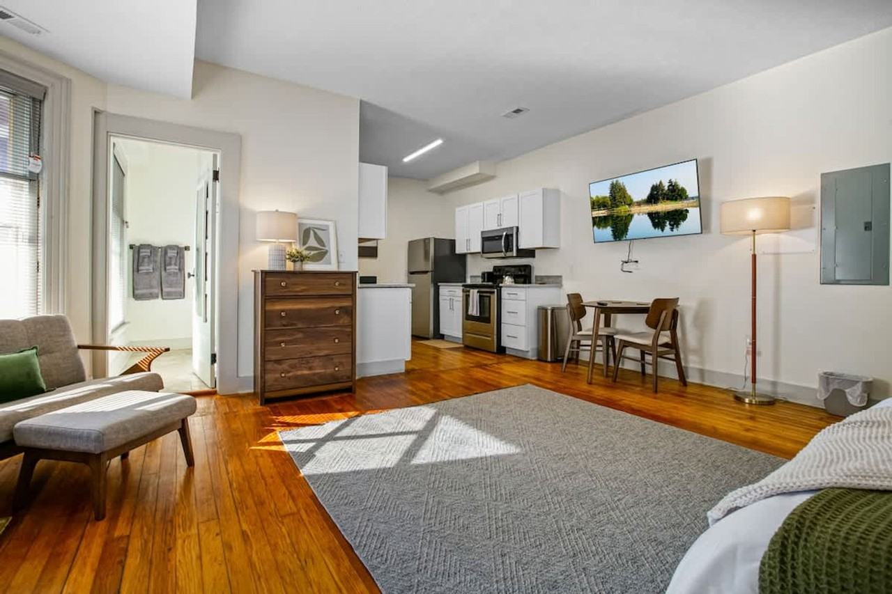 1848 E 89th St #1496043P - Photo 7 of 15