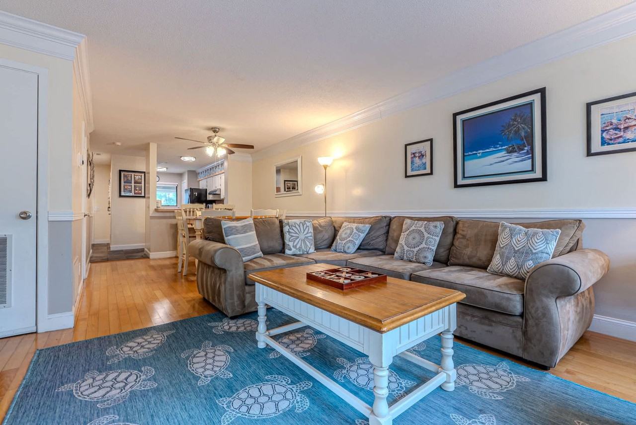 36 Deallyon Ave #1498585P - Photo 3 of 31