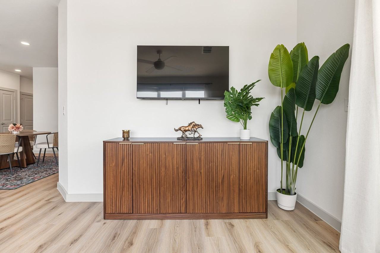 1301 Leah Avenue - Photo 4 of 50