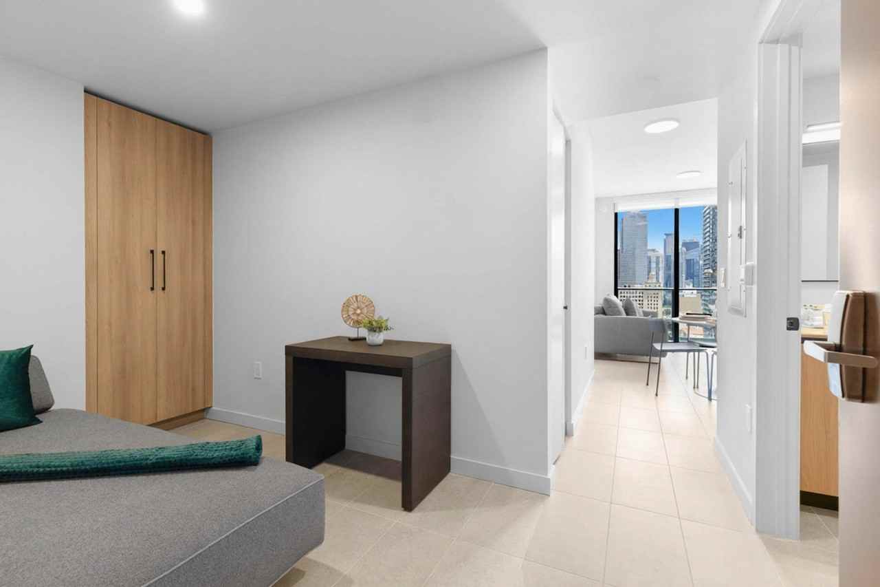 501 Ne 1st Ave #1501120P - Photo 4 of 36