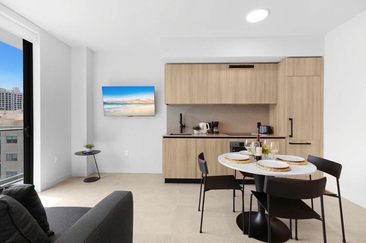 501 Ne 1st Ave #1501120P - Photo 6 of 36