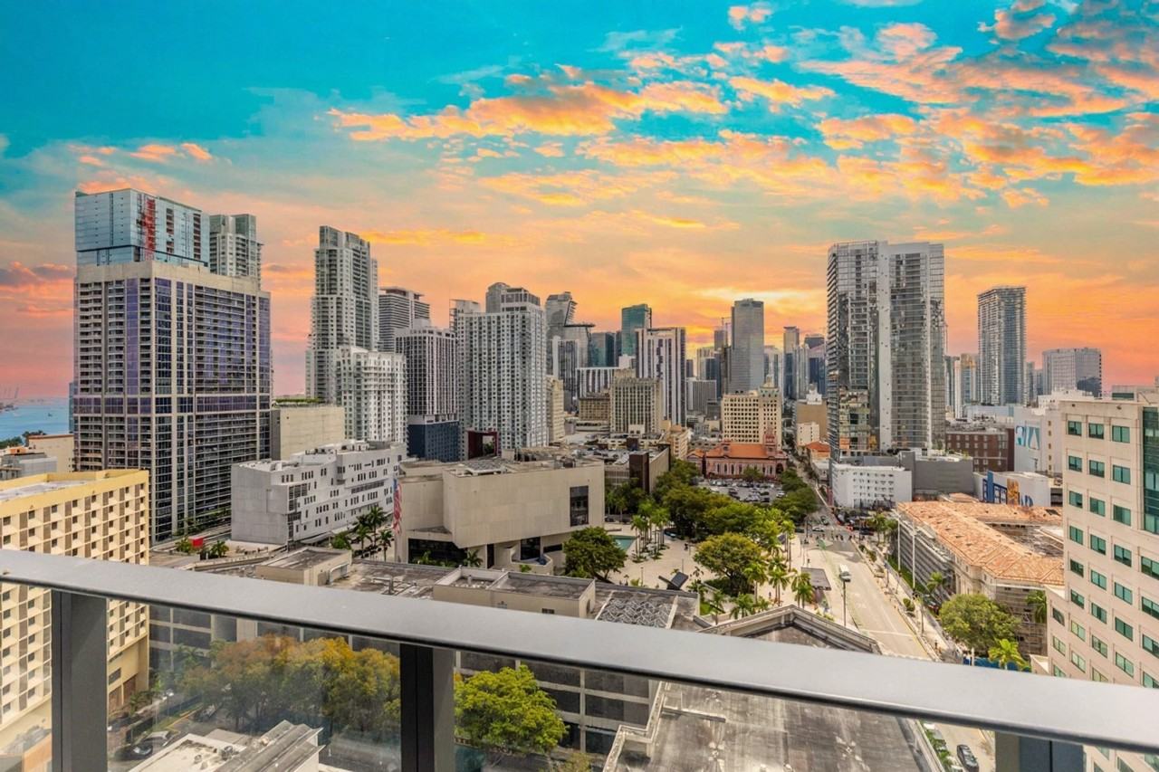 501 Ne 1st Ave #1501120P - Photo 7 of 36