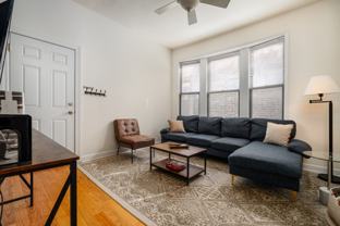 910N N Damen Ave - Photo 1 of 1