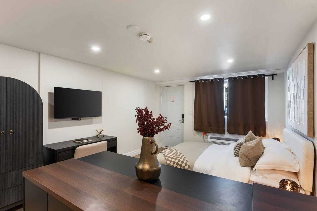 7860 Regional Rd 20 #1497907P - Photo 4 of 24