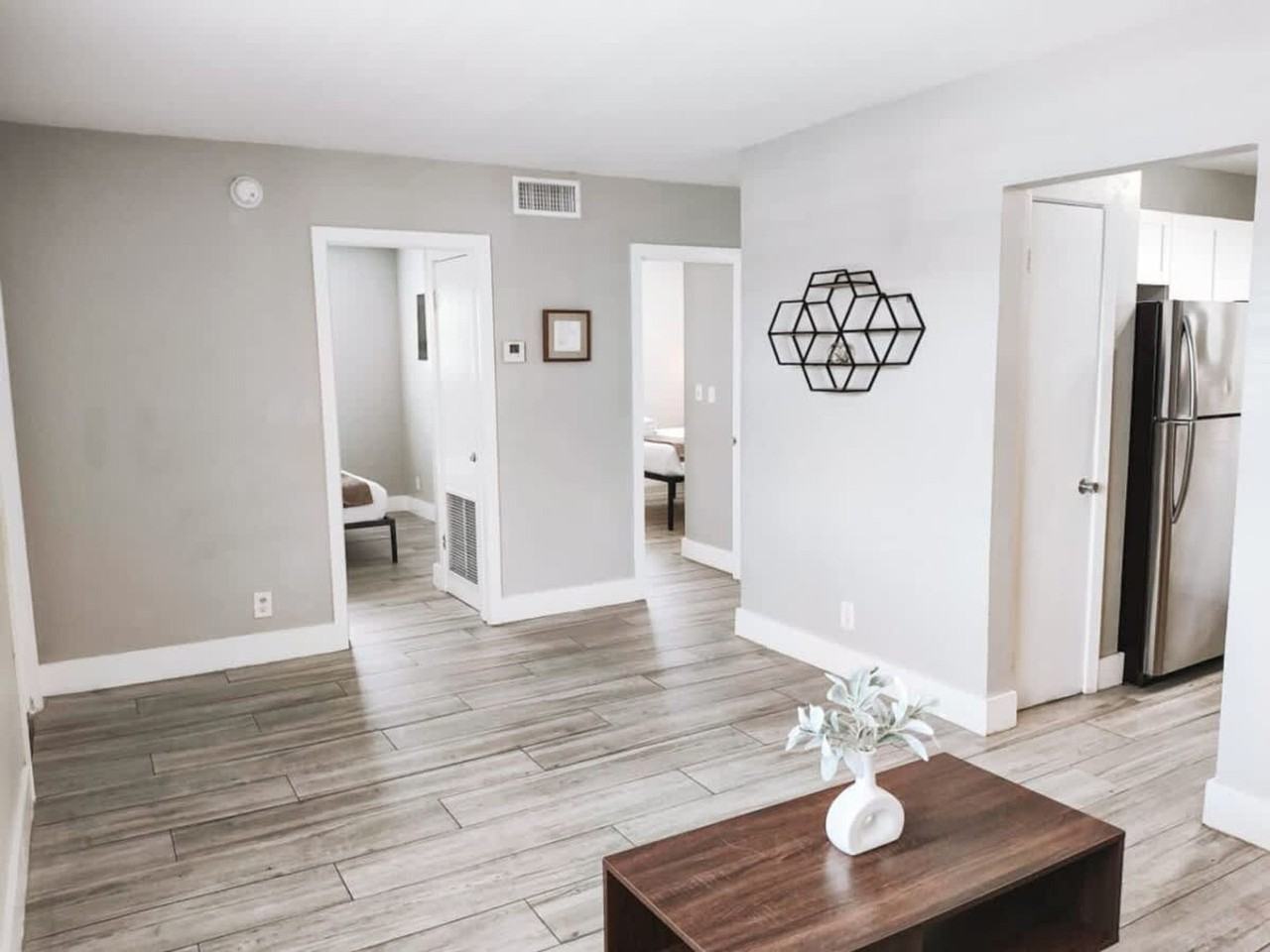 50 Se 12th St #1503928P - Photo 3 of 19