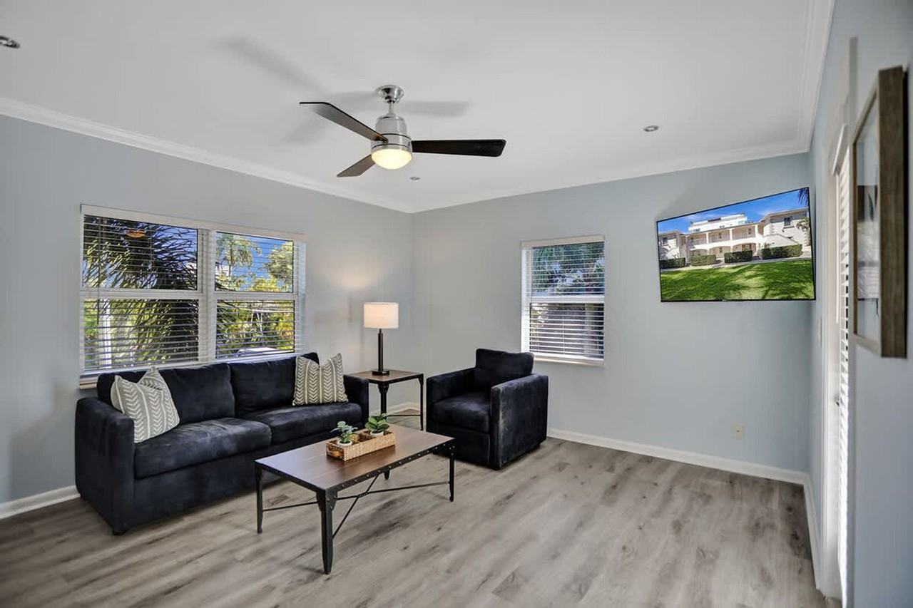 37 Hendricks Isle #1503942P - Photo 3 of 32