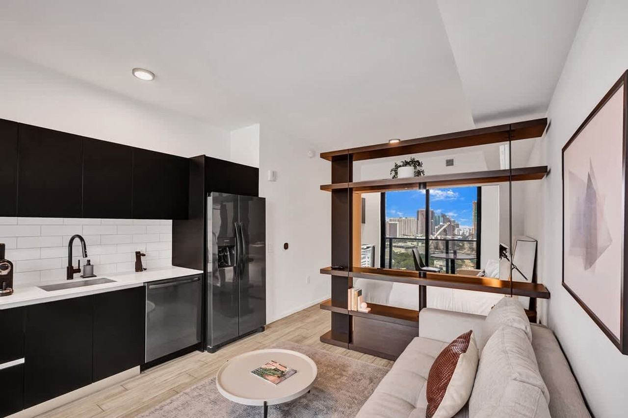 398 Ne 5th St #1504079P - Photo 4 of 50