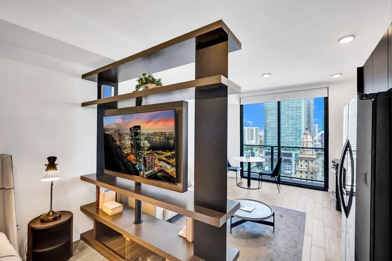 398 Ne 5th St #1504079P - Photo 5 of 50