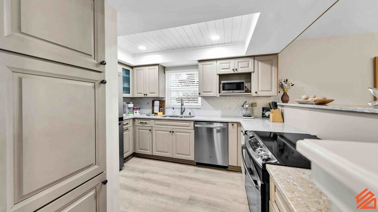 925 Whelk Ct #1502029P - Photo 4 of 35