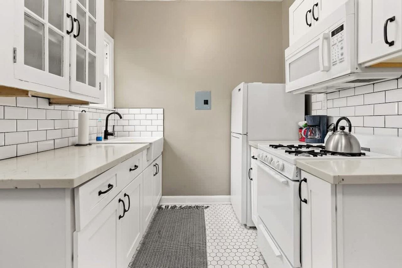 203 W Magnolia Ave #1496379P - Photo 6 of 14