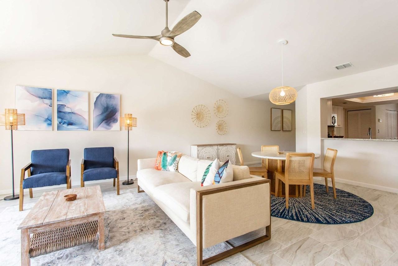 6240 Bellerive Ave #1504174P - Photo 3 of 28