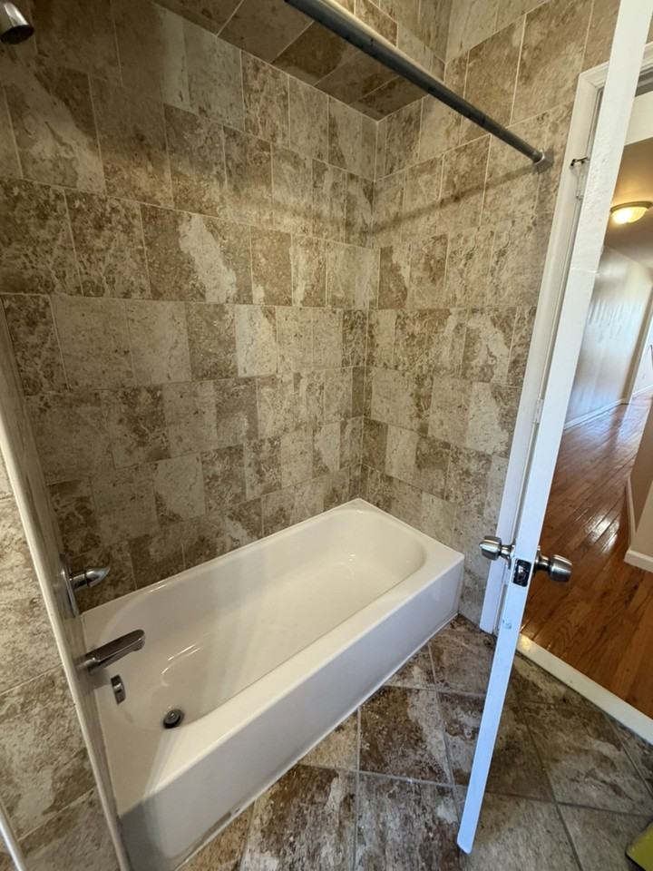 432 W Queen Ln - Photo 6 of 13