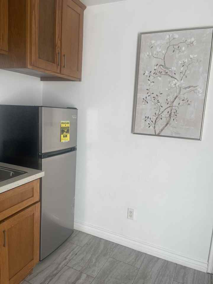 3403 Hollydale Drive #1 - Photo 5 of 7