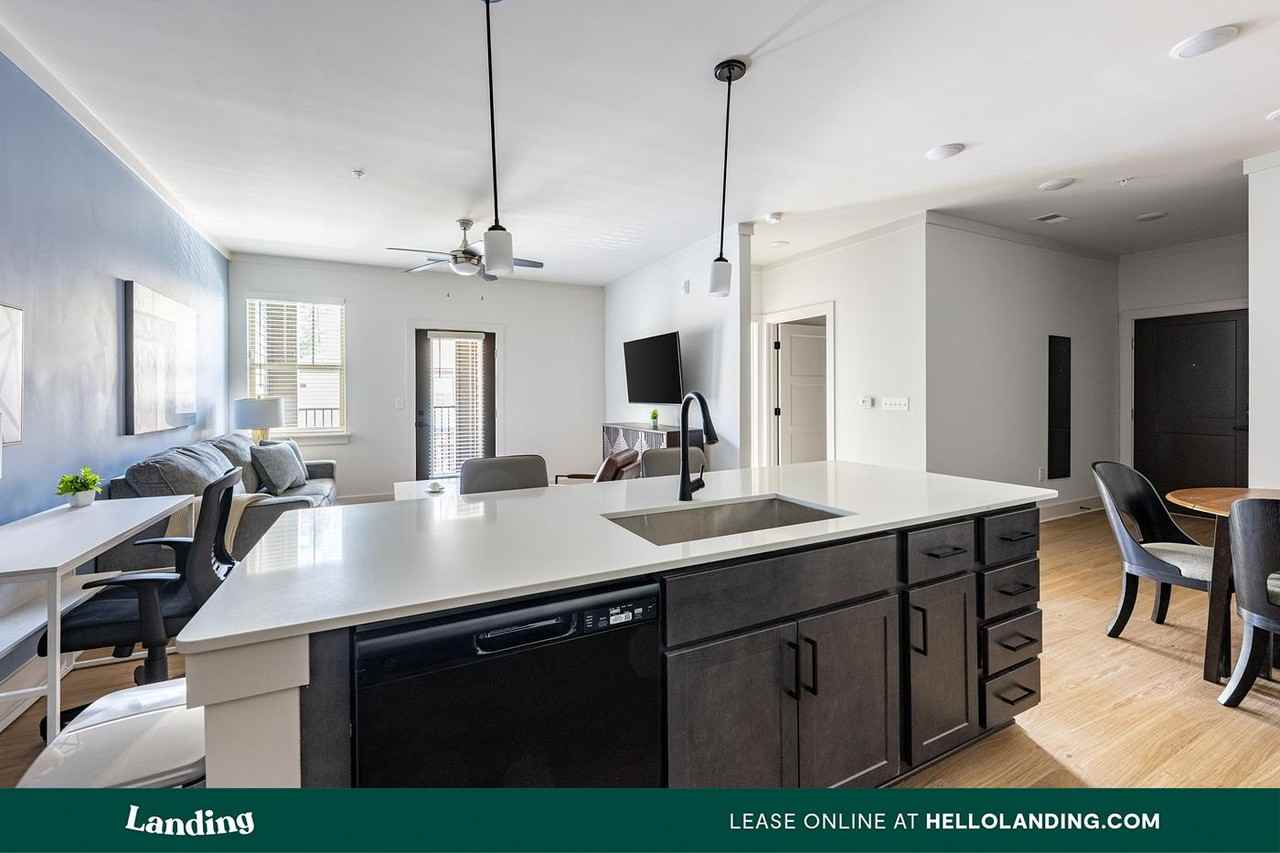 185 Ashford Circle - Photo 5 of 50