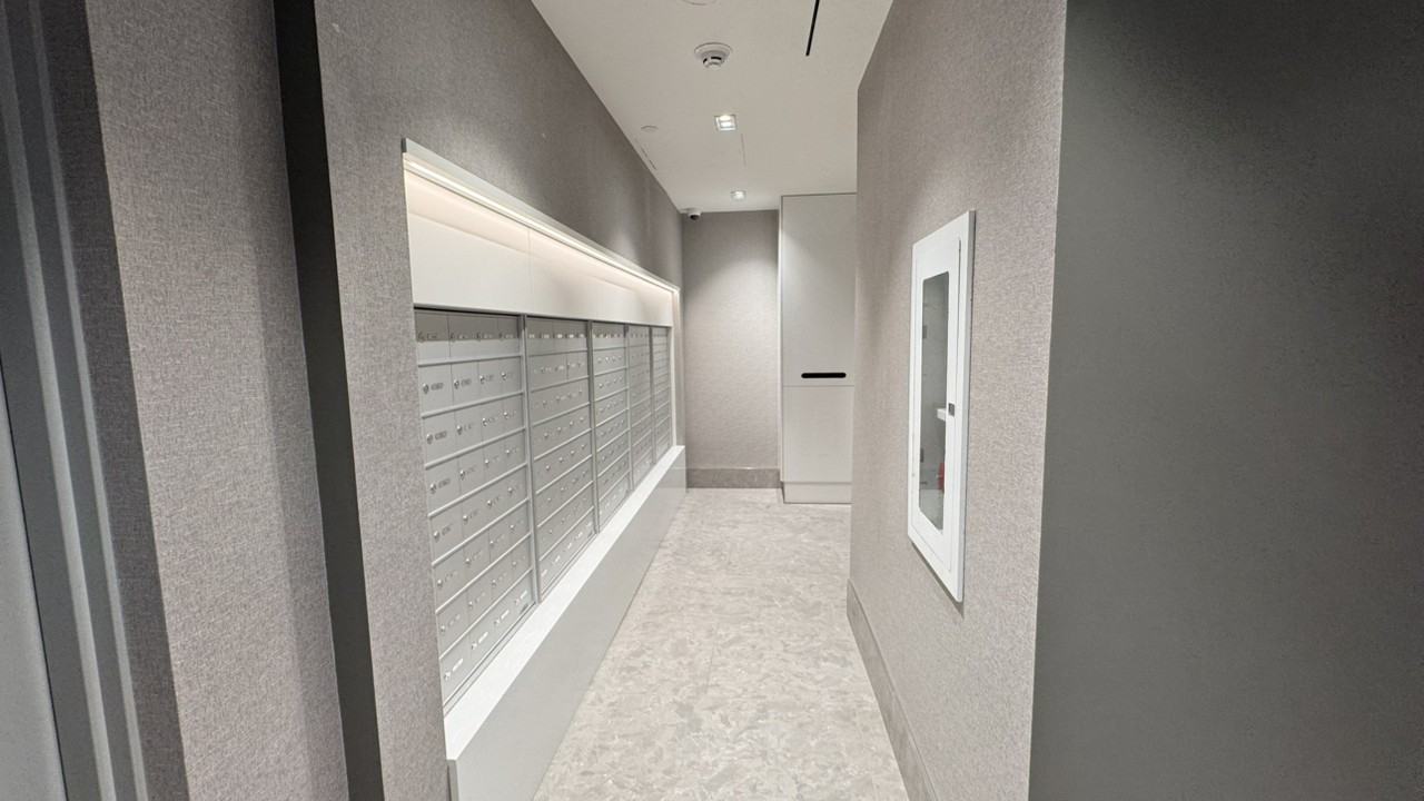 1720 Bayview Ave - Photo 4 of 20