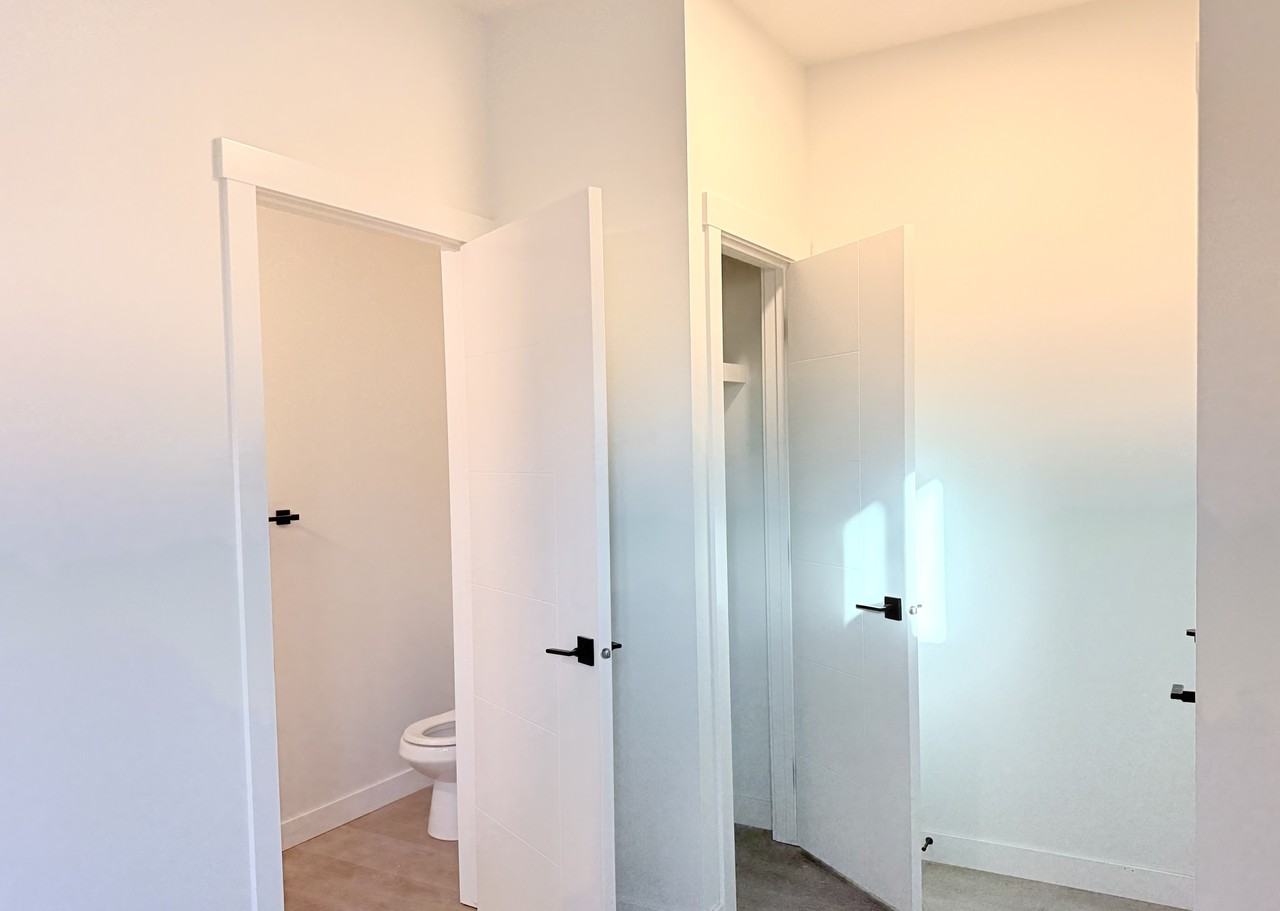 14002 Garage 1 - 14002 123a Avenue Nw #9 - Photo 5 of 10