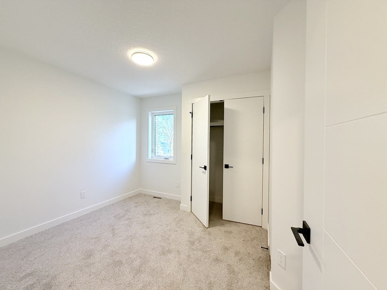 14002 Garage 1 - 14002 123a Avenue Nw #9 - Photo 6 of 10