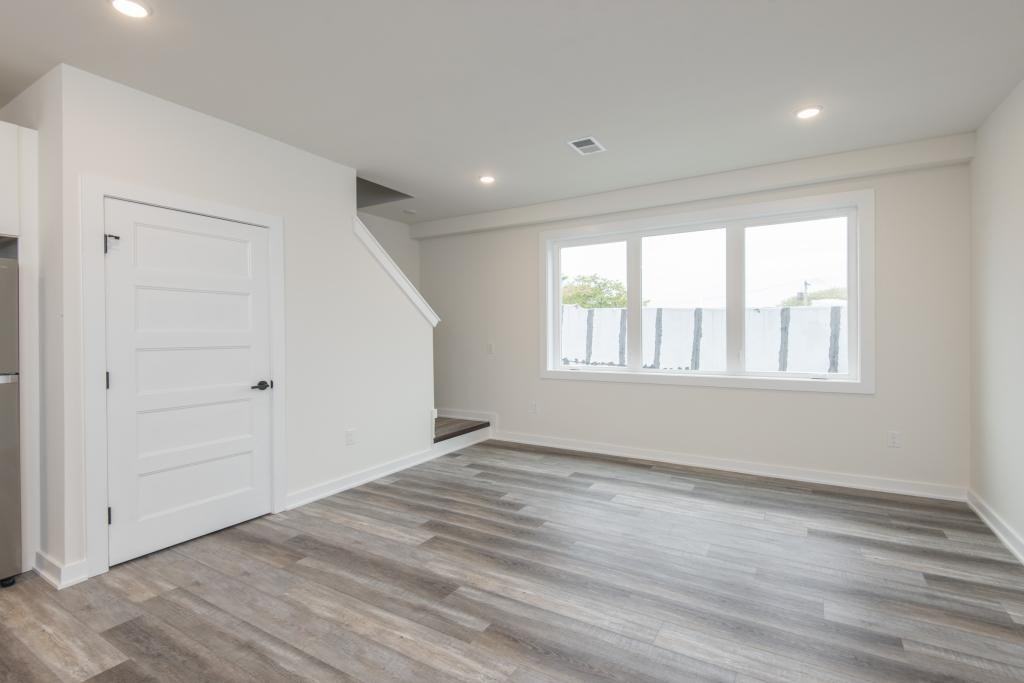 913 S 51st St - Photo 2 of 18