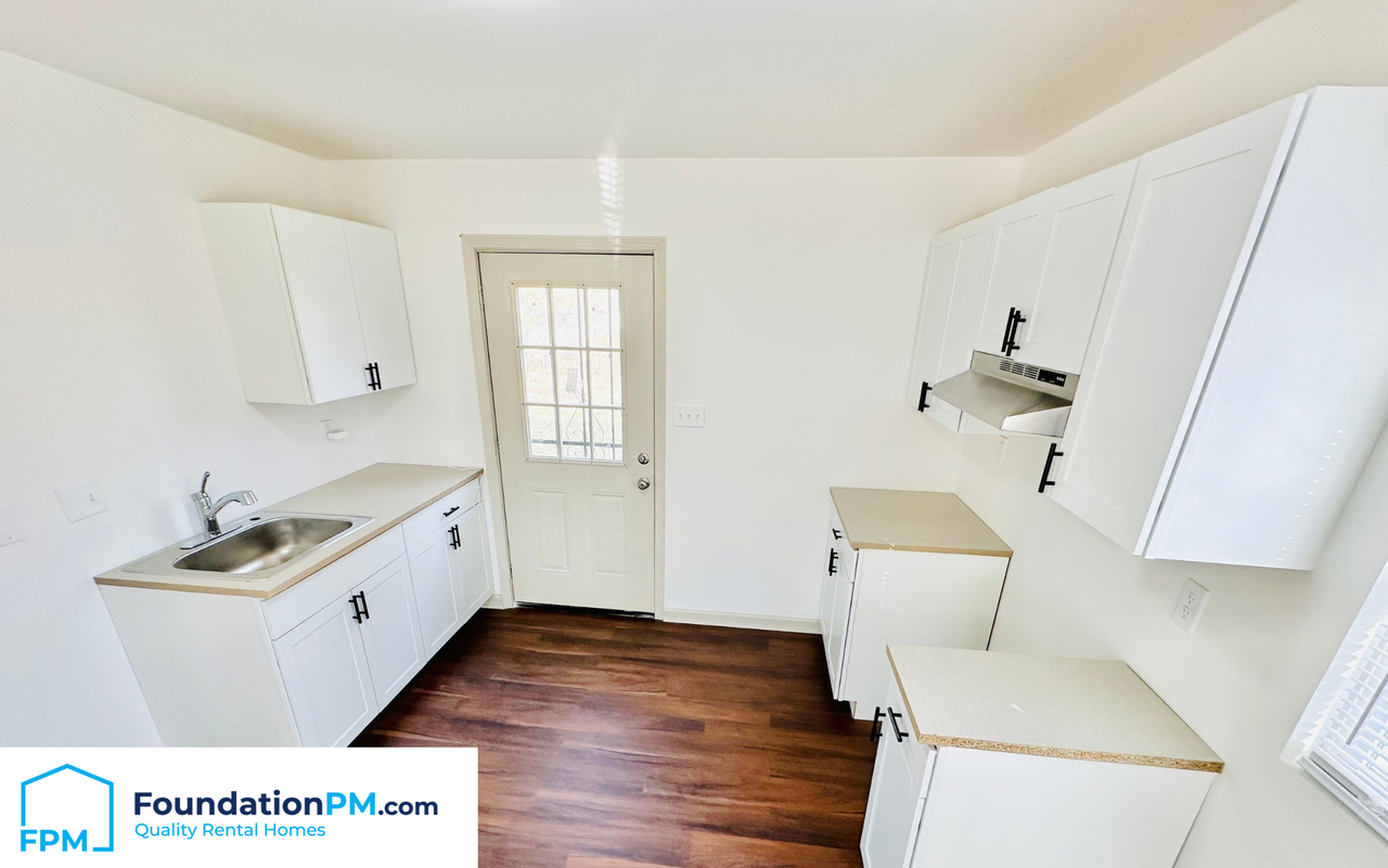 4450 Sunny View Dr - Photo 2 of 10