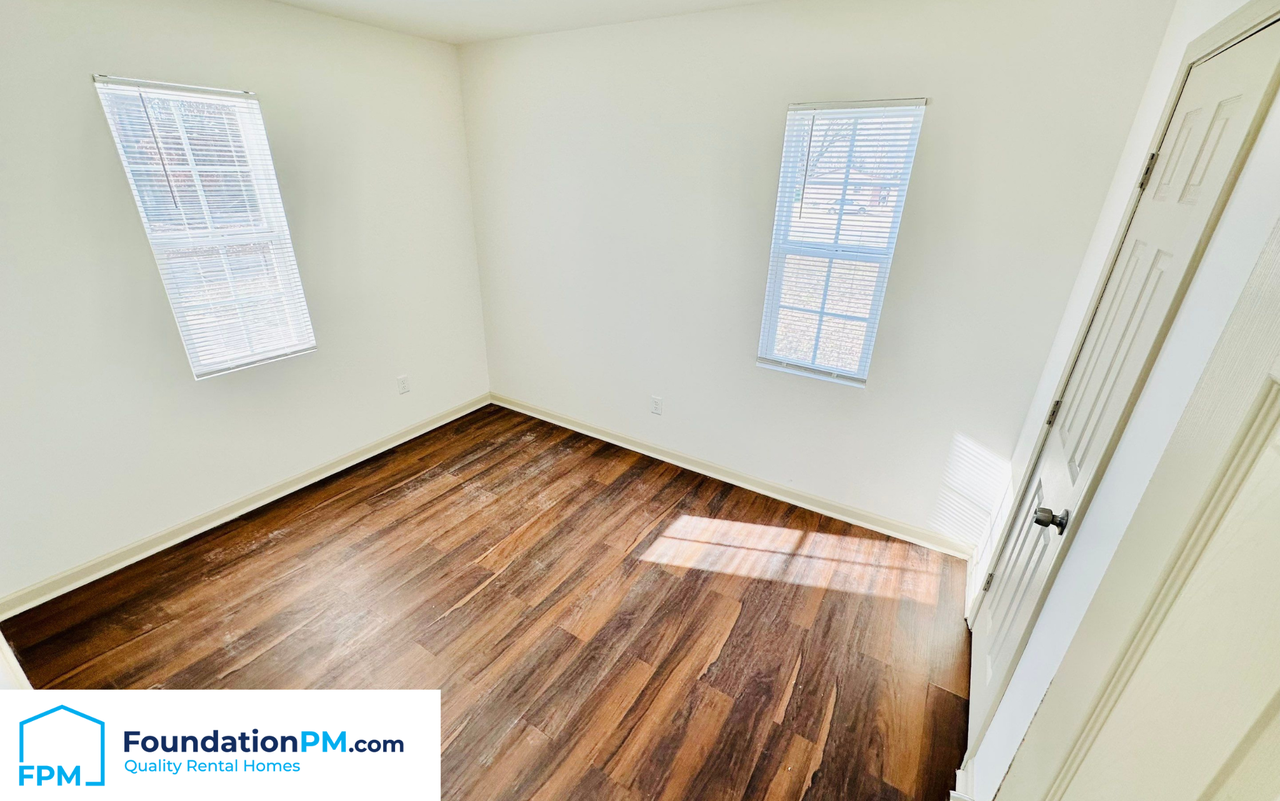 4450 Sunny View Dr - Photo 4 of 10