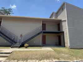 featured image of 1122 Southwood Dr #3