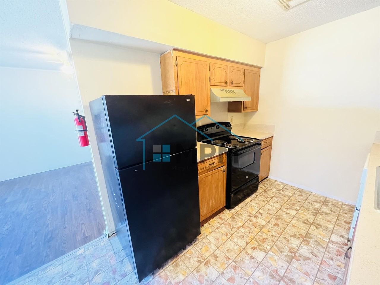 66 W Elmwood Dr #D - Photo 3 of 12