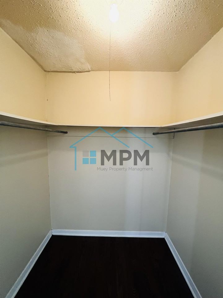 66 W Elmwood Dr #D - Photo 4 of 12