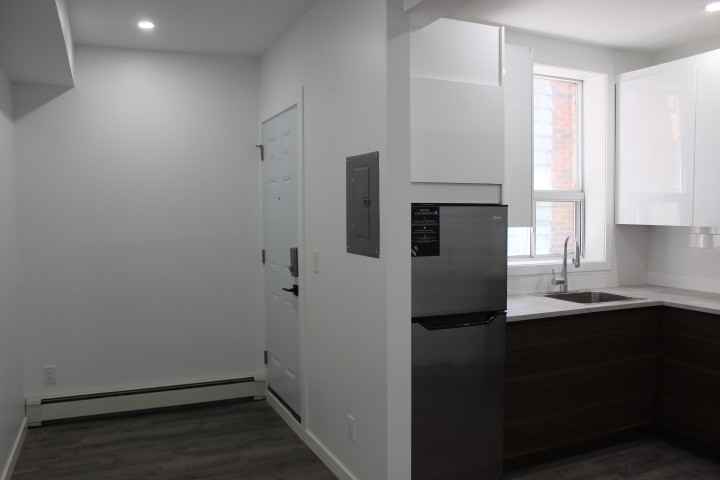 590 Main Street East #1A - Photo 4 of 15