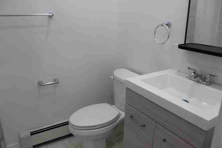 590 Main Street East #1A - Photo 7 of 15