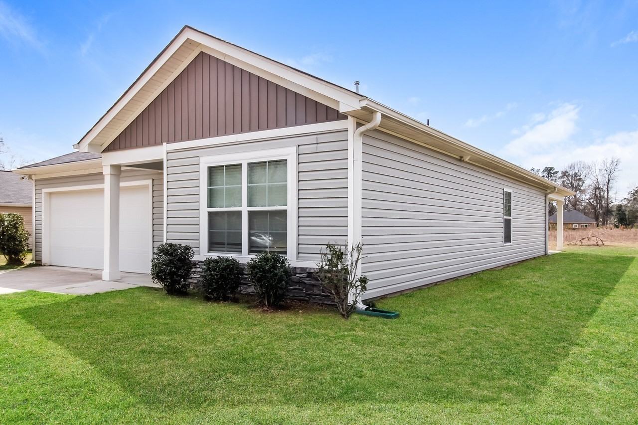 1217 1217 Lakeshore Dr - Photo 2 of 19