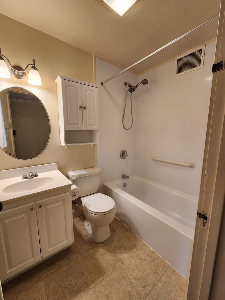 113 Ardmore Dr #113ARMORE - Photo 2 of 13