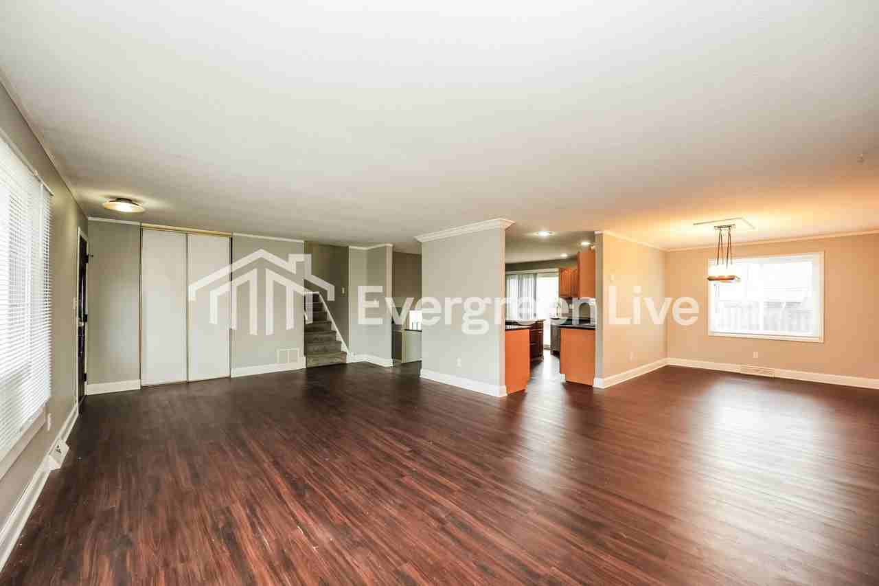 20567 Hemlock Cir - Photo 2 of 15