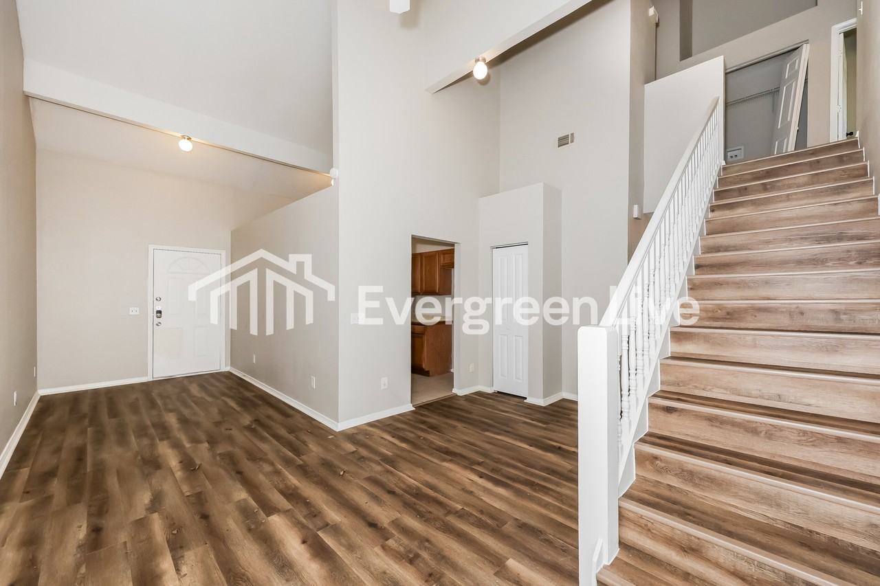 226 Cliff Heights Cir - Photo 2 of 15