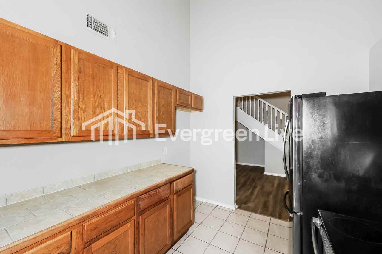 226 Cliff Heights Cir - Photo 5 of 15