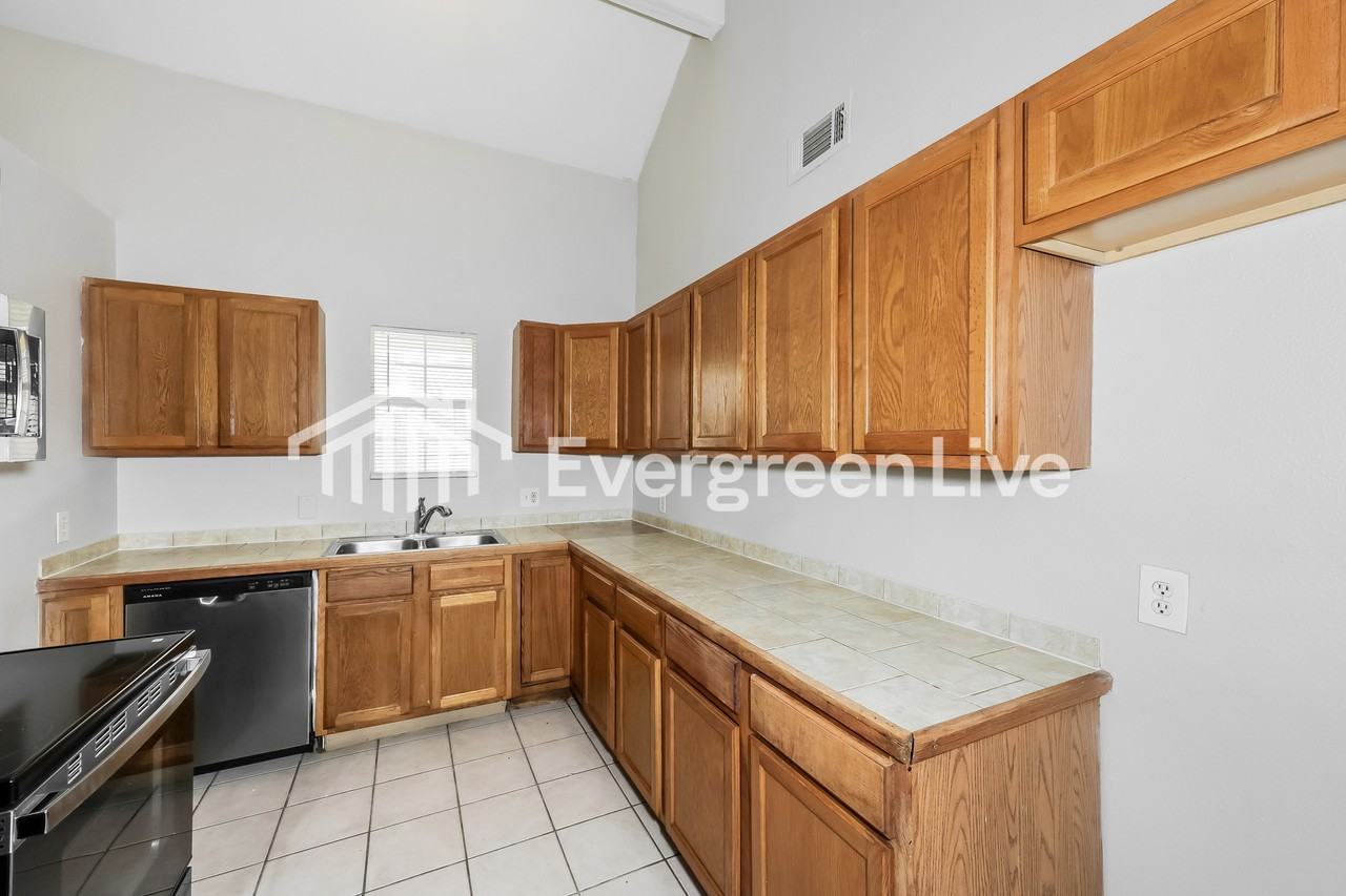 226 Cliff Heights Cir - Photo 6 of 15