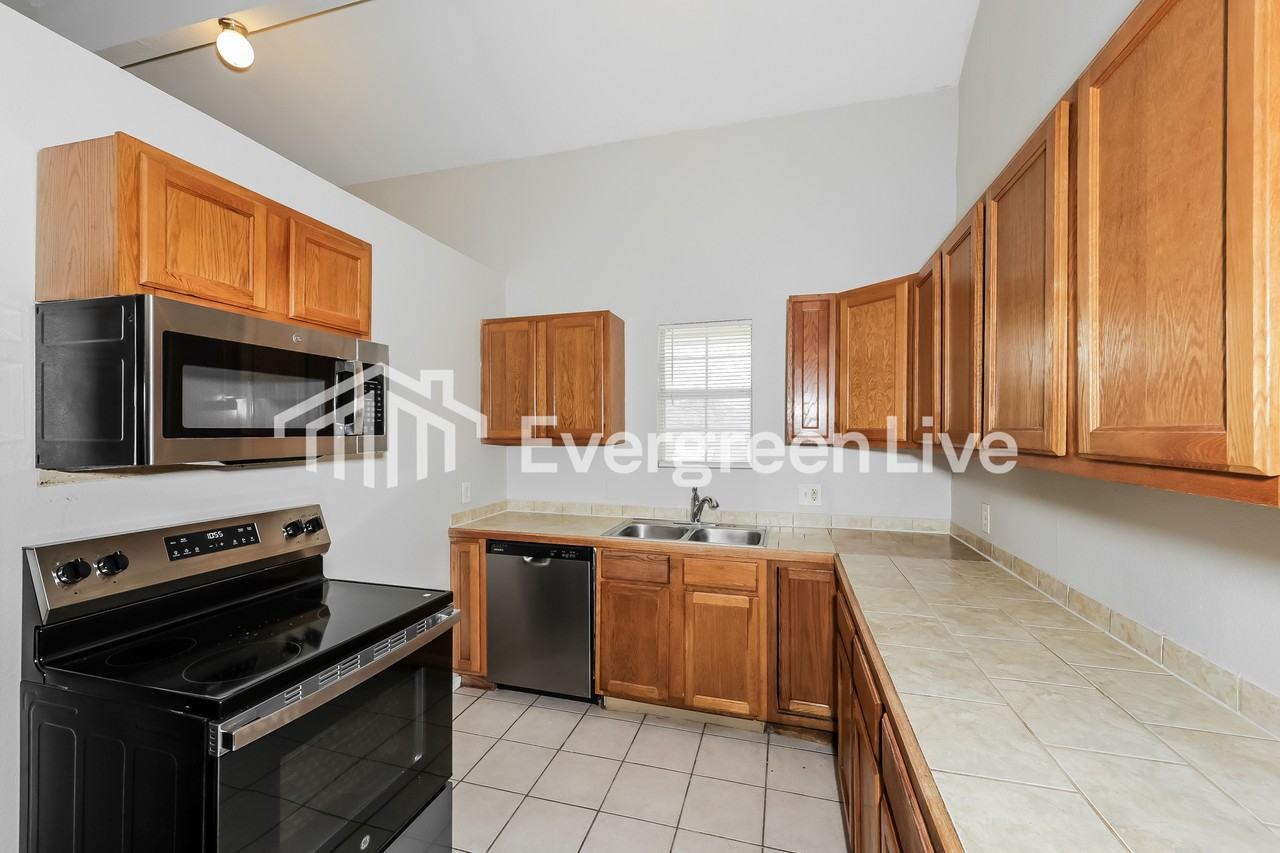 226 Cliff Heights Cir - Photo 7 of 15