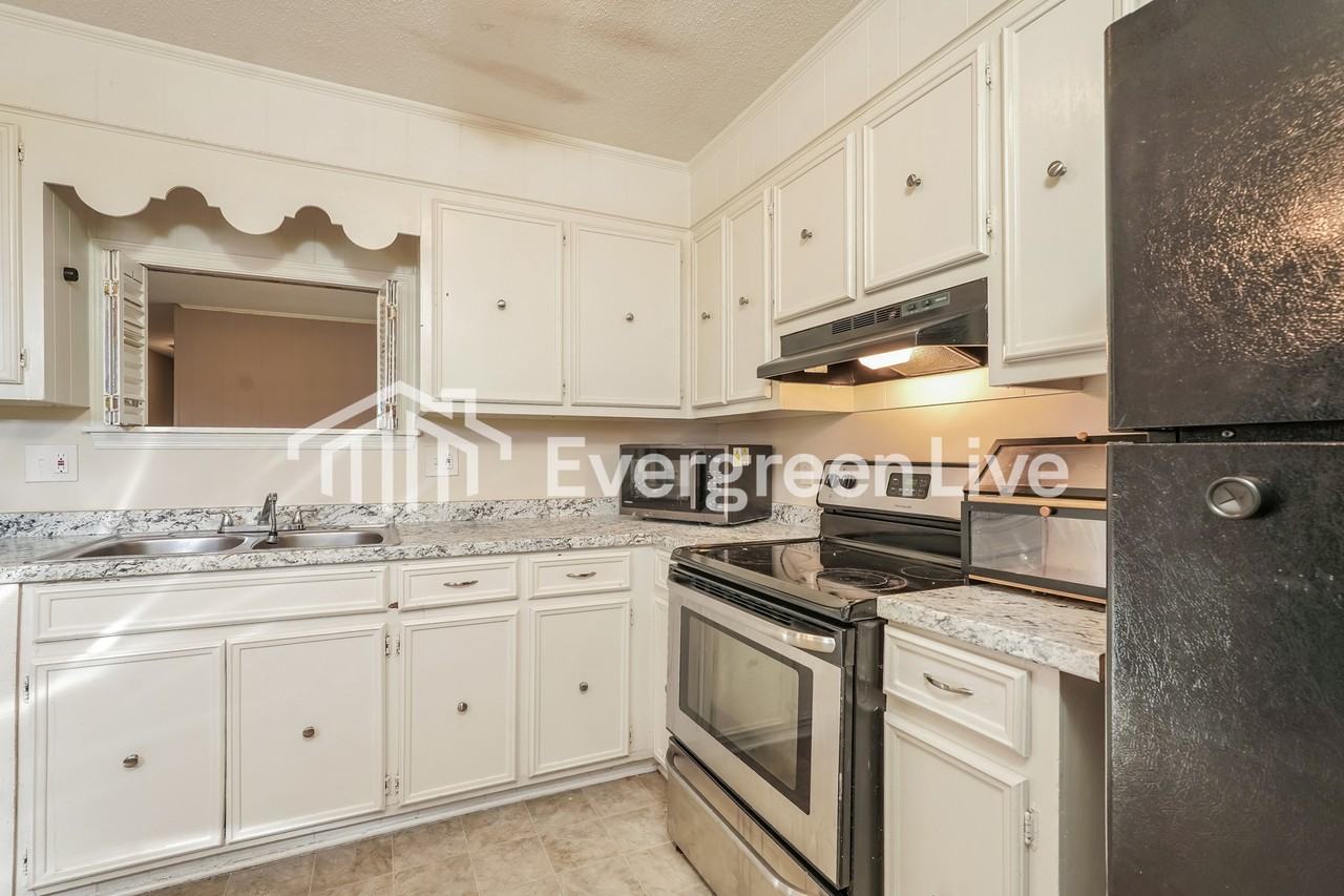 2211 Buckingham Dr - Photo 7 of 15