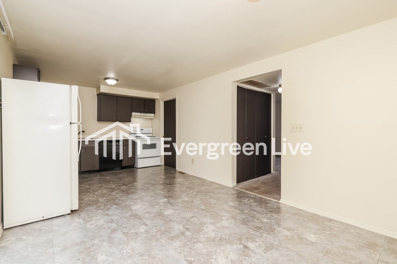 8062 Mount Everest St - Photo 6 of 15
