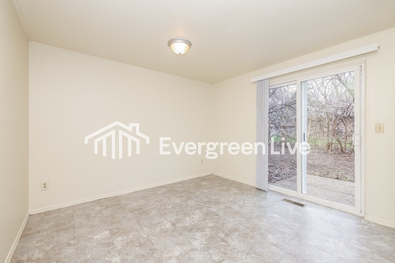 8062 Mount Everest St - Photo 7 of 15