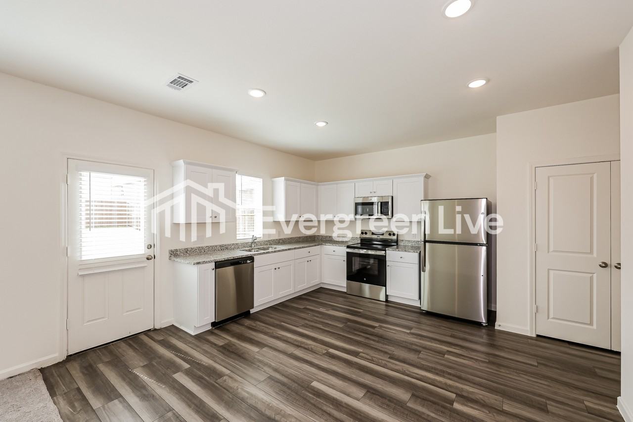 5938 Sahara Dr - Photo 5 of 15