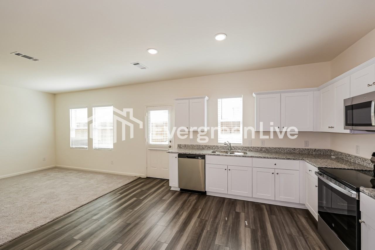 5938 Sahara Dr - Photo 6 of 15