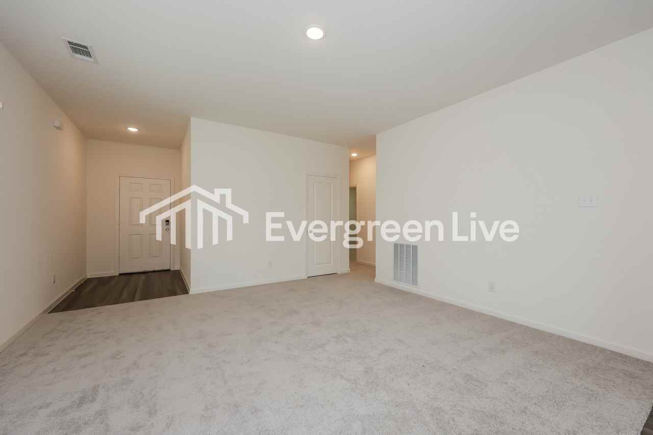 6069 Mojave Dr - Photo 2 of 15